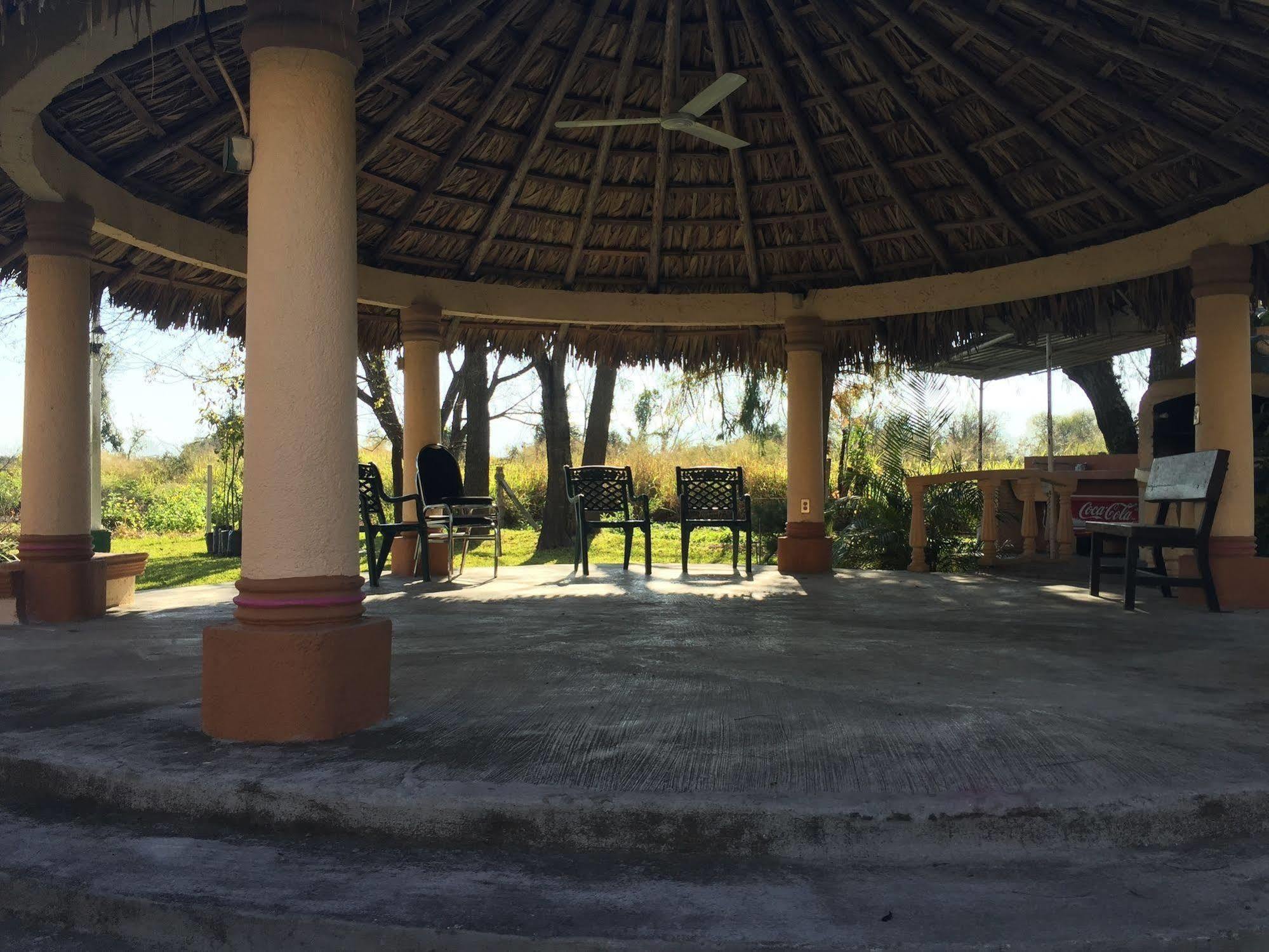 Best Western Bazarell Inn Montemorelos Exterior photo